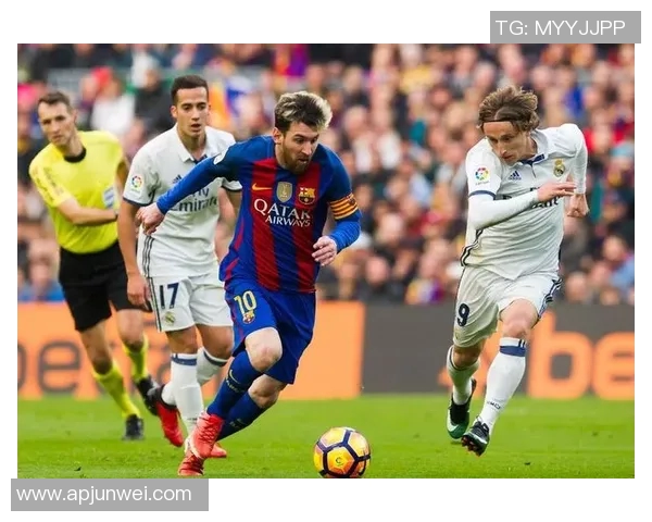 梅西因伤退出巴萨首战,球队冲击西甲冠军或受影响 梅西因伤退出巴萨首战,球队冲击西甲冠军或受影响